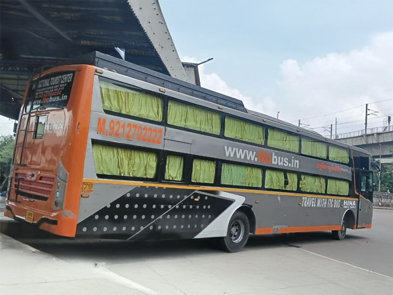 HINA TOUR AND TRAVELS Bus Image
