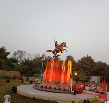 Banjara Tours and Travels bus to Surat